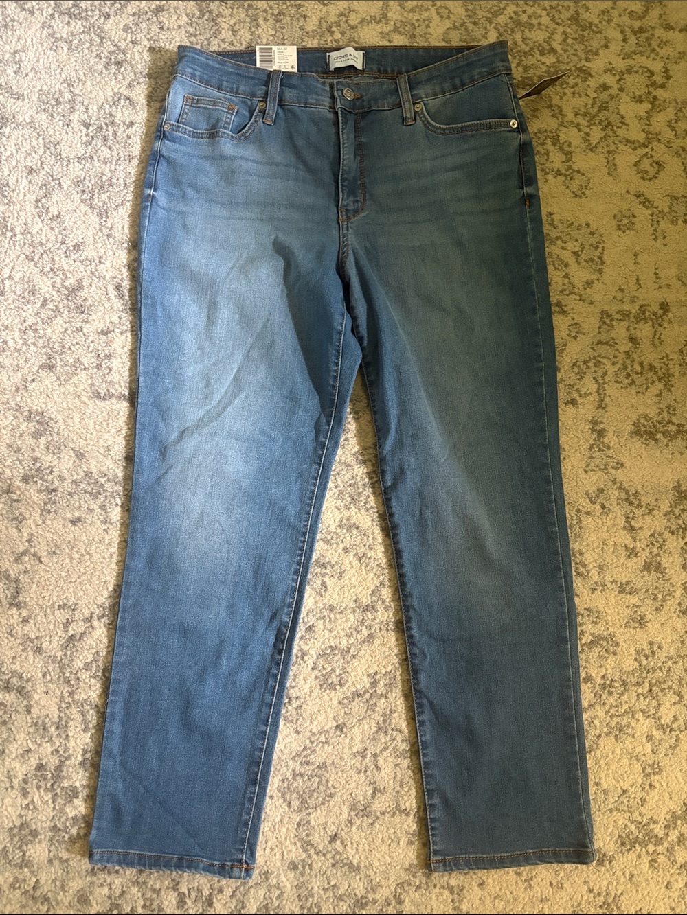 Classic Women’s Mid-Rise Straight Leg Blue Jeans